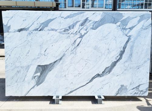 Supply sawn slabs 0.8 cm in natural marble STATUARIO EXTRA CL0238. Detail image pictures 
