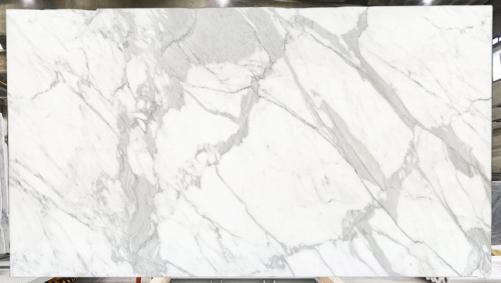 Supply sawn slabs 0.8 cm in natural marble STATUARIO EXTRA 1674. Detail image pictures 