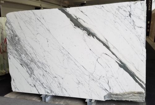 Supply polished slabs 0.8 cm in natural marble STATUARIO VENATO Z0333. Detail image pictures 