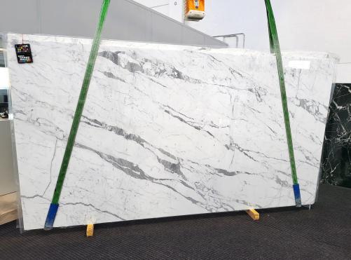 Supply polished slabs 0.8 cm in natural marble STATUARIO VENATO 1931. Detail image pictures 