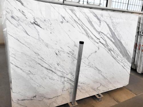 Supply polished slabs 0.8 cm in natural marble STATUARIO DL0016. Detail image pictures 