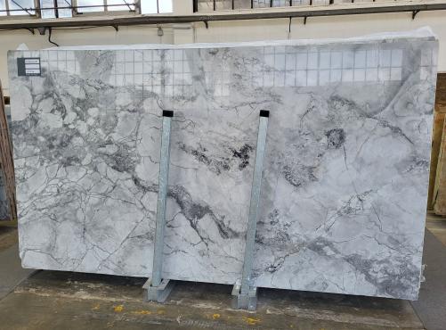 Supply polished slabs 0.8 cm in natural Dolomite SUPER WHITE LV0234. Detail image pictures 