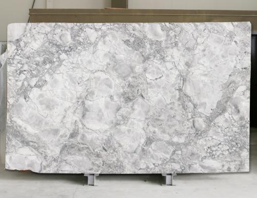 Supply polished slabs 0.8 cm in natural Dolomite SUPER WHITE D0008. Detail image pictures 