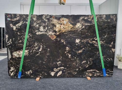 Supply polished slabs 2 cm in natural granite TITANIUM GOLD 1870. Detail image pictures 