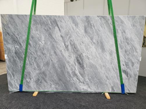 Supply honed slabs 0.8 cm in natural marble TRAMBISERA 1597. Detail image pictures 