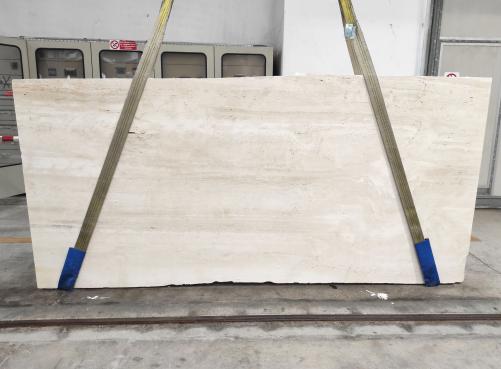 Supply honed slabs 0.8 cm in natural travertine TRAVERTINO NAVONA 1946M. Detail image pictures 