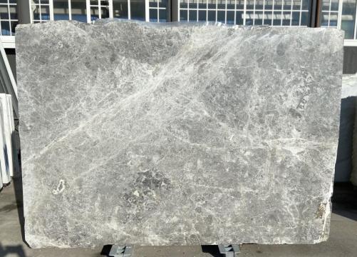 Supply honed slabs 0.8 cm in natural marble TUNDRA GREY AL0236. Detail image pictures 