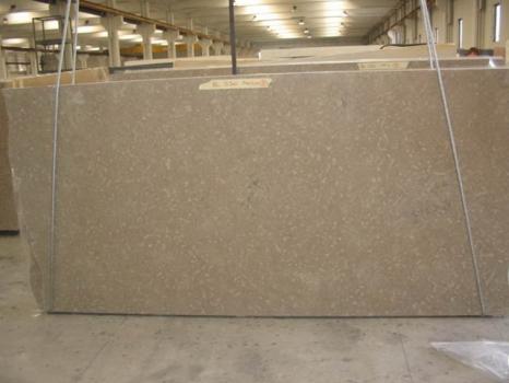 Supply honed slabs 1.2 cm in natural limestone Villebois Gris C-553. Detail image pictures 