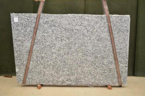 Supply polished slabs 1.2 cm in natural granite WHITE PRIMATA 2610. Detail image pictures 